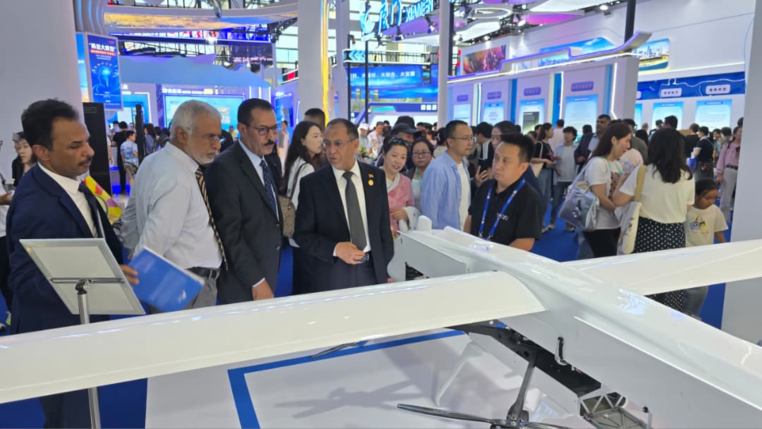 وزير الصناعة يشيد بجناح اليمن المشارك في المعرض السابع للصين والدول العربية