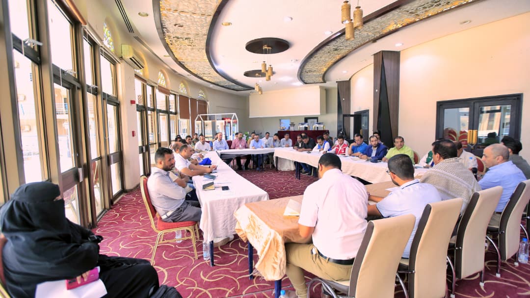 لقاء تنسيقي موسع يناقش الوضع الانساني بمأرب والاحتياجات التمويلية