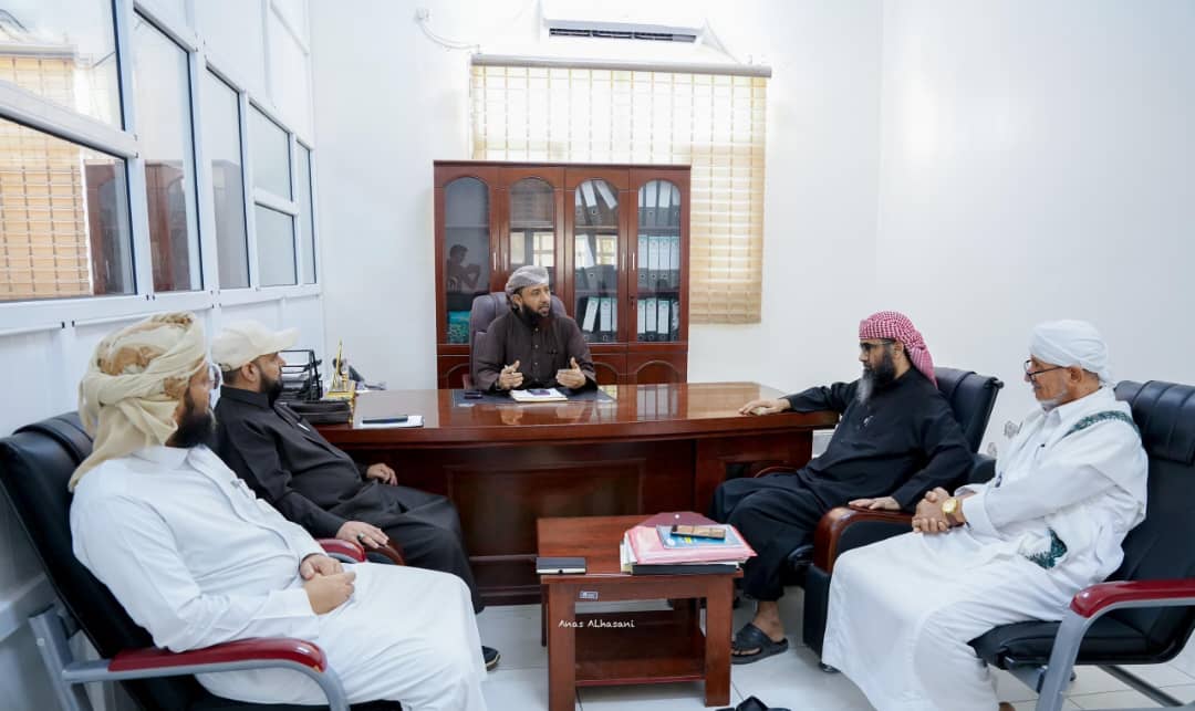 اجتماع في عدن يناقش سبل تعزيز دور قطاع الأوقاف