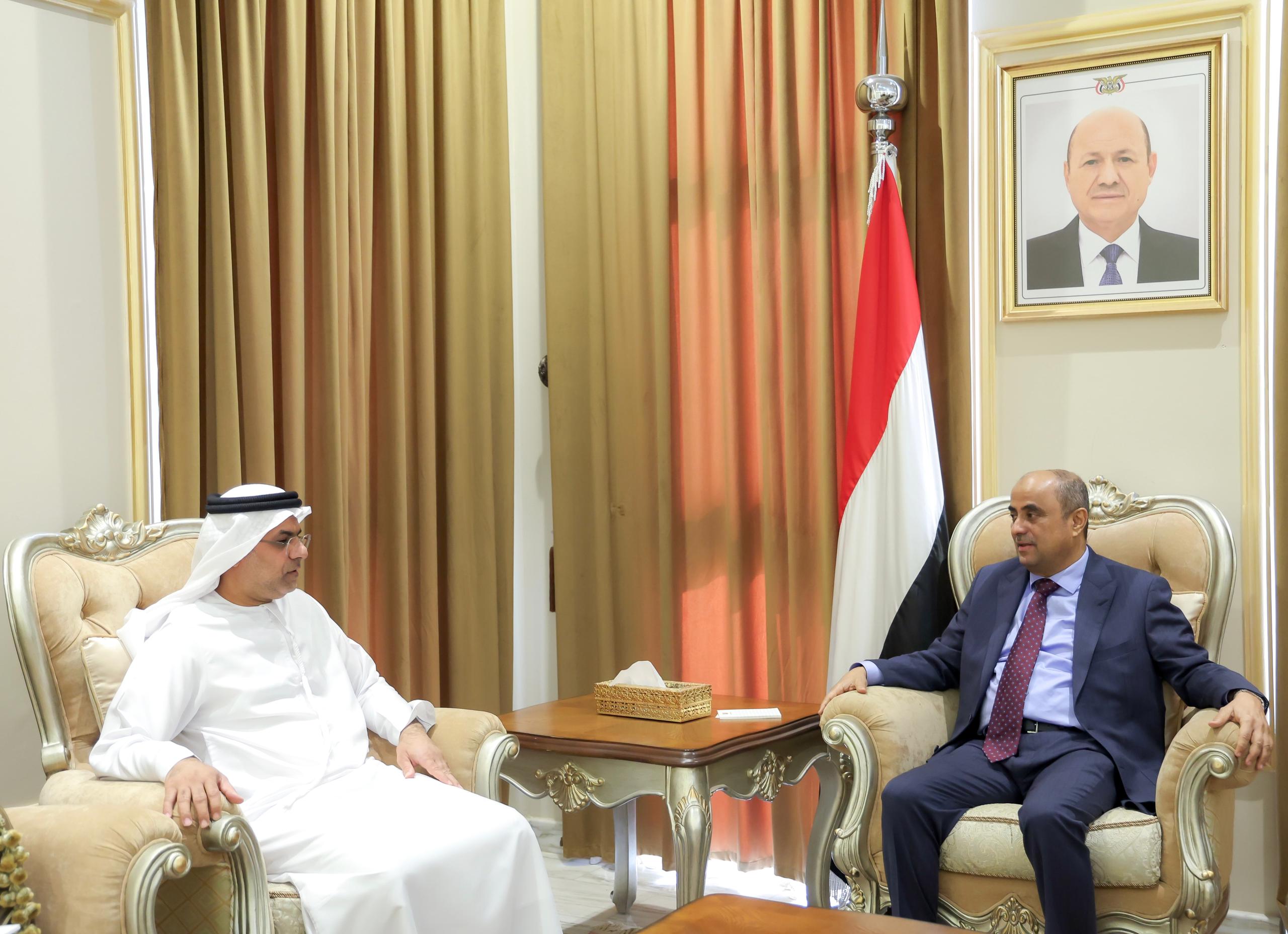 رئيس الوزراء يشيد بالعلاقات المتميزة مع الامارات ويؤكد ان دعمها أساسي لتماسك مؤسسات الدولة
