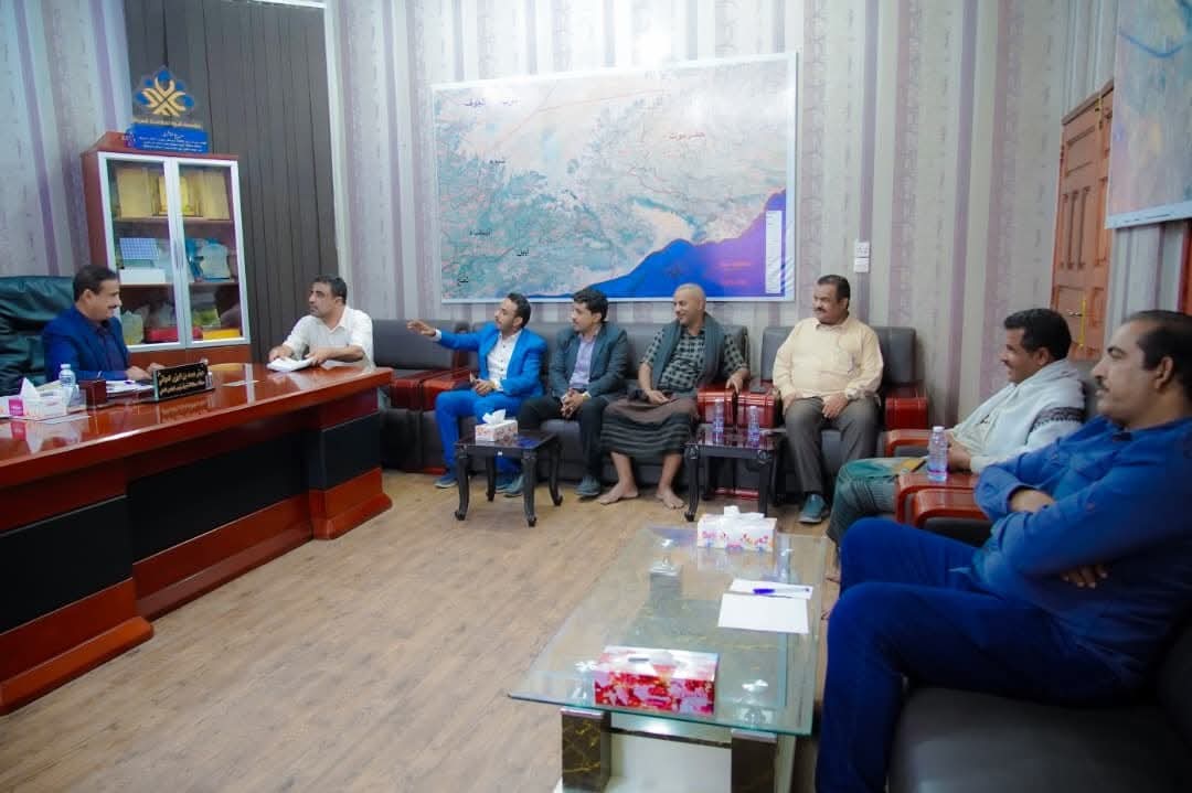 محافظ شبوة يناقش اوضاع المؤسسة العامة للكهرباء