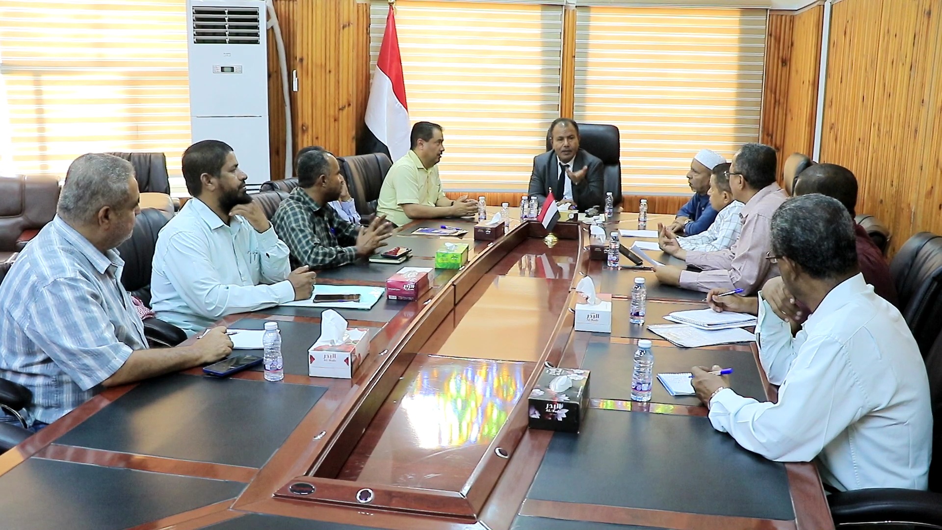 لجنة المناقصات الفرعية تناقش سبل التعجيل بإنجاز مشروع أبراج الكهرباء ومحطات التوليد
