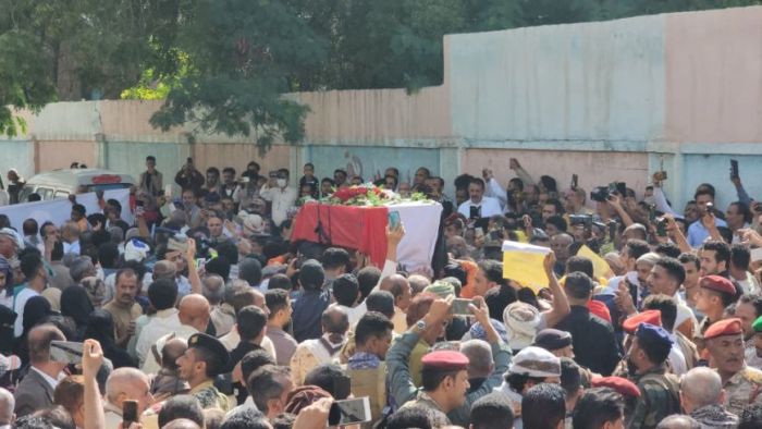 تشييع جثمان الشهيدة افتهان المشهري إلى مثواها الأخير في تعز