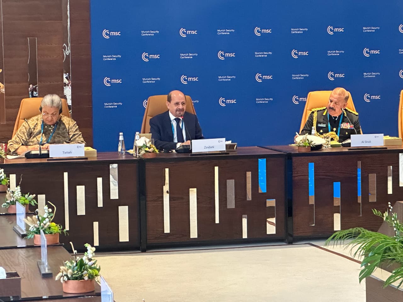 وزير الخارجية: دعم الحكومة يمثل أولوية وضرورة ملحّة لحماية الأمن والاستقرار الإقليمي والدولي