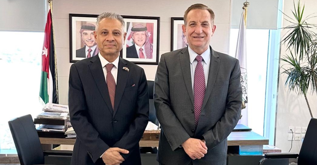 سفير اليمن يبحث مع وزير الزراعة الاردني تعزيز التعاون في المجالات الزراعية
