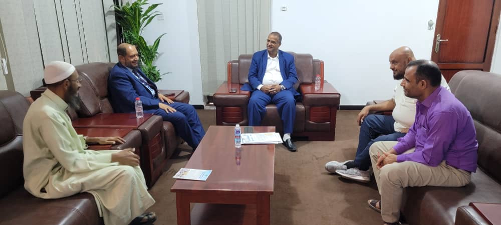 الوزير الزعوري يبحث مع وفد بيت الزكاة الكويتي توسيع المشاريع الإنسانية والخدمية