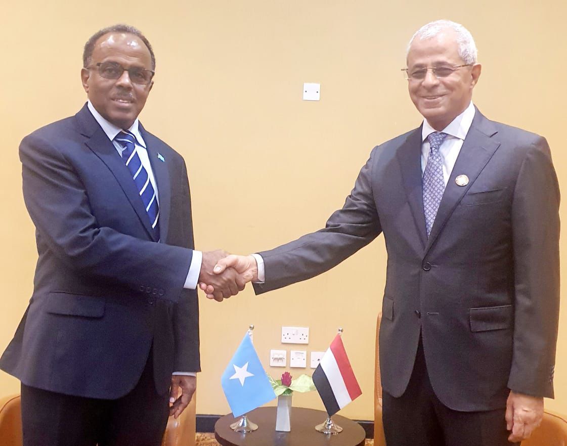 مصطفى يبحث مع وزير الدولة للشؤون الخارجية الصومالي التطورات في منطقة القرن الأفريقي والبحر الأحمر