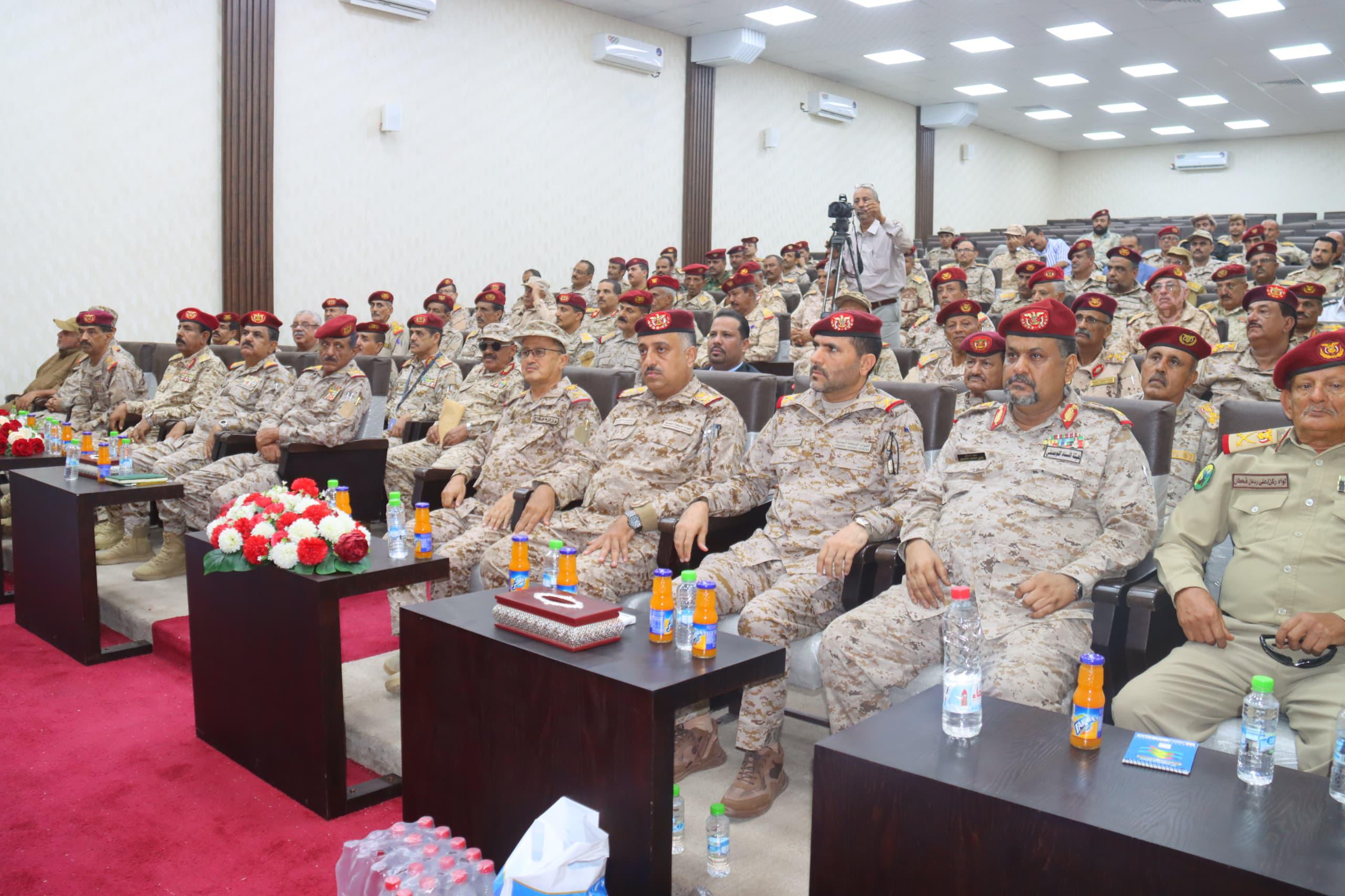 وزير الدفاع يشهد تدشين البطاقة الإلكترونية للهيئات والدوائر والمنطقة العسكرية الرابعة