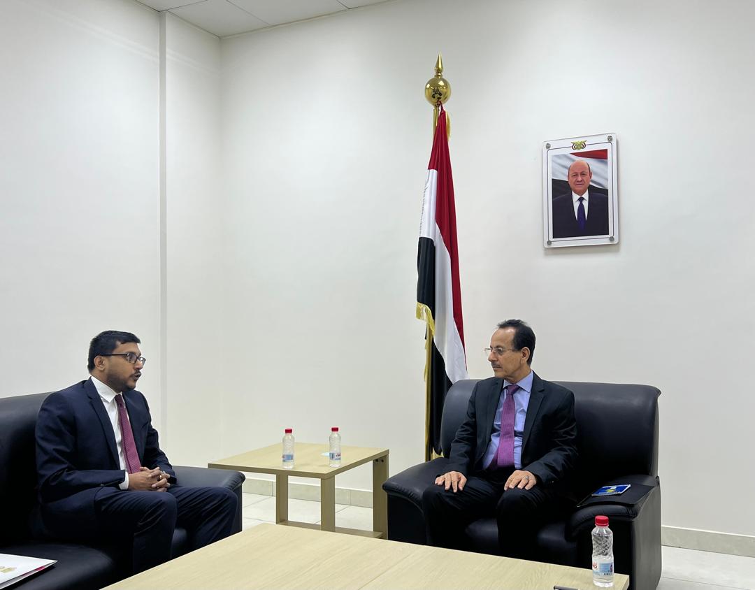 مستشار وزير الخارجية يبحث مع نائب رئيس البعثة الهندية تعزيز التعاون الاقتصادي والتجاري والثقافي