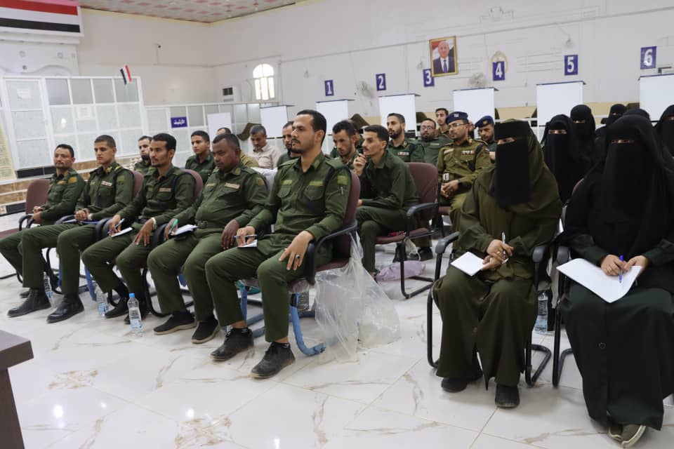 بدء دورة تأهيلية لمنتسبي مركز الاحوال المدنية بمنطقة الروضة في مأرب