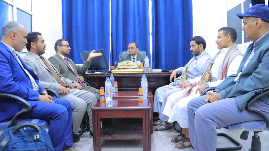 كلية العلوم التجارية والمالية بجامعة اقليم سبأ تتسلم شاشات ذكية دعماً من شركة النفط