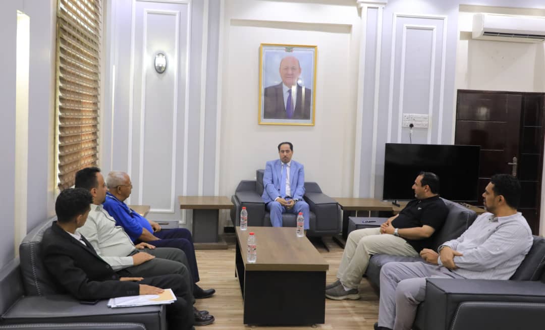 وزير الشباب والرياضة يناقش برامج تأهيل وتدريب شباب الضالع واوضاع نادي عرفان ابين