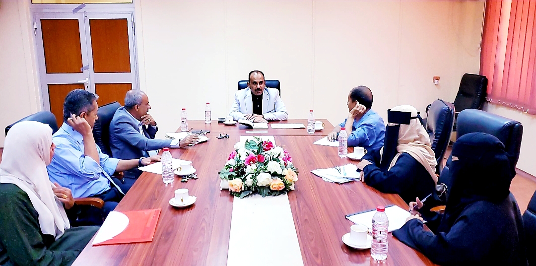 لقاء بعدن يناقش فرص التعاون بين وزارة الزراعة واتحاد الجمعيات والمؤسسات الخيرية