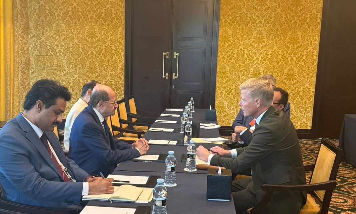 وزير الخارجية يبحث مع المبعوث الاممي مستجدات الأوضاع في اليمن