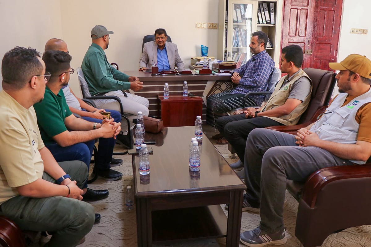 أمين محلي المهرة يؤكد أهمية دعم ذوي الاحتياجات الخاصة ويشيد بمشروع التمكين الاقتصادي