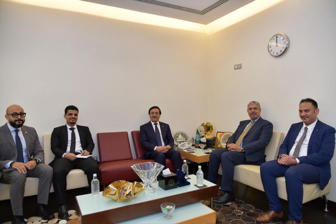 السفير بحاح يزور المنظمة العربية للعلوم الإدارية بالقاهرة