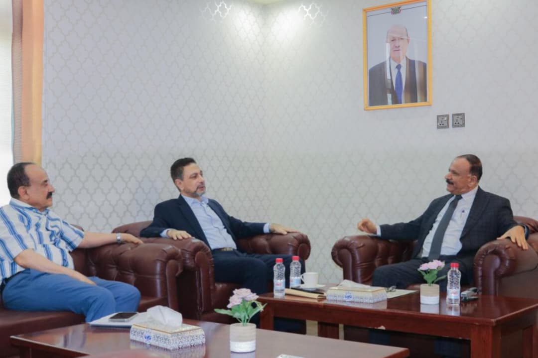 نائب رئيس مجلس الشورى يطلع على نشاط وزارة النقل