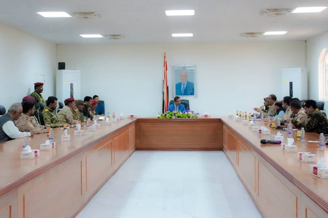 امنية شبوة تناقش عدداً من القضايا المتصلة بعمل الاجهزة الامنية بالمحافظة