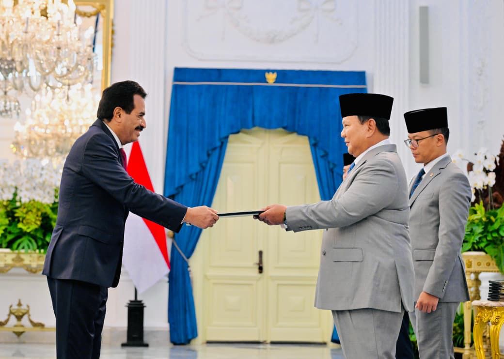 بلفقيه يقدم للرئيس الاندونيسي أوراق اعتماده سفيراً لليمن