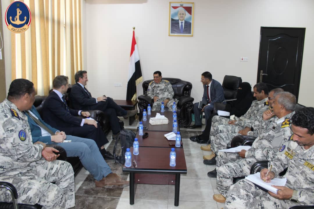 خفر السواحل يبحث مع وفد بريطاني سبل تعزيز التعاون البحري والأمني