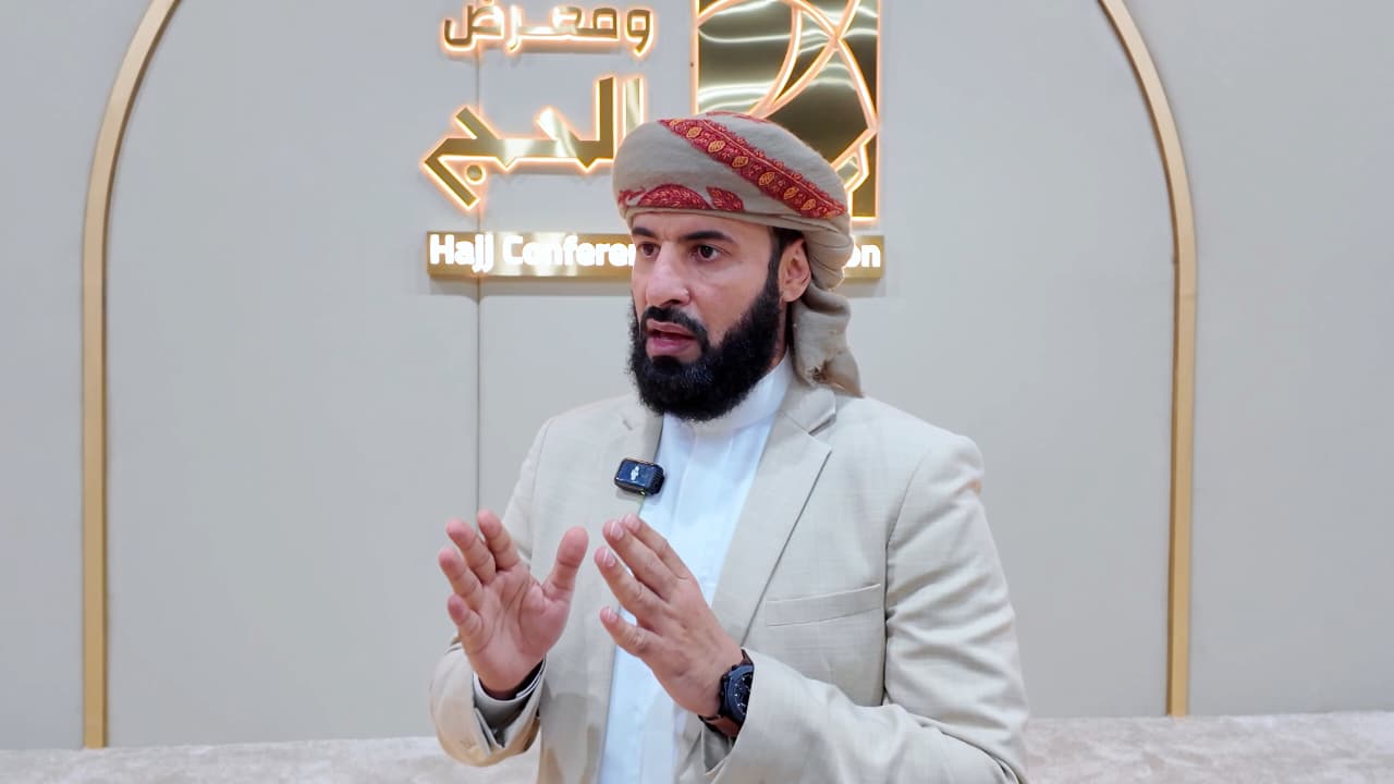 الوكيل الرباش يجدد التزام بعثة اليمن بالاشتراطات الطبية للراغبين بالحج لموسم 1447هـ