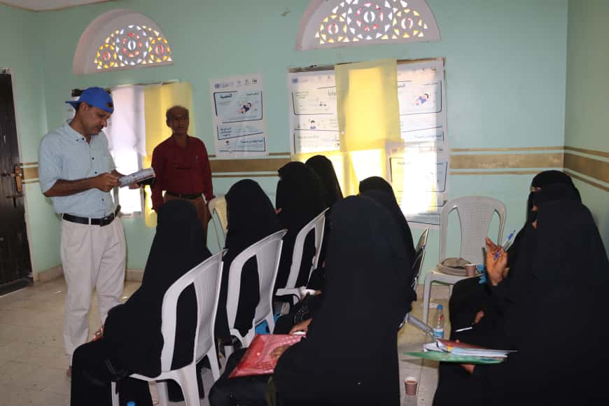 تأهيل متطوعات التثقيف الصحي حول الأمراض الوبائية في حيس