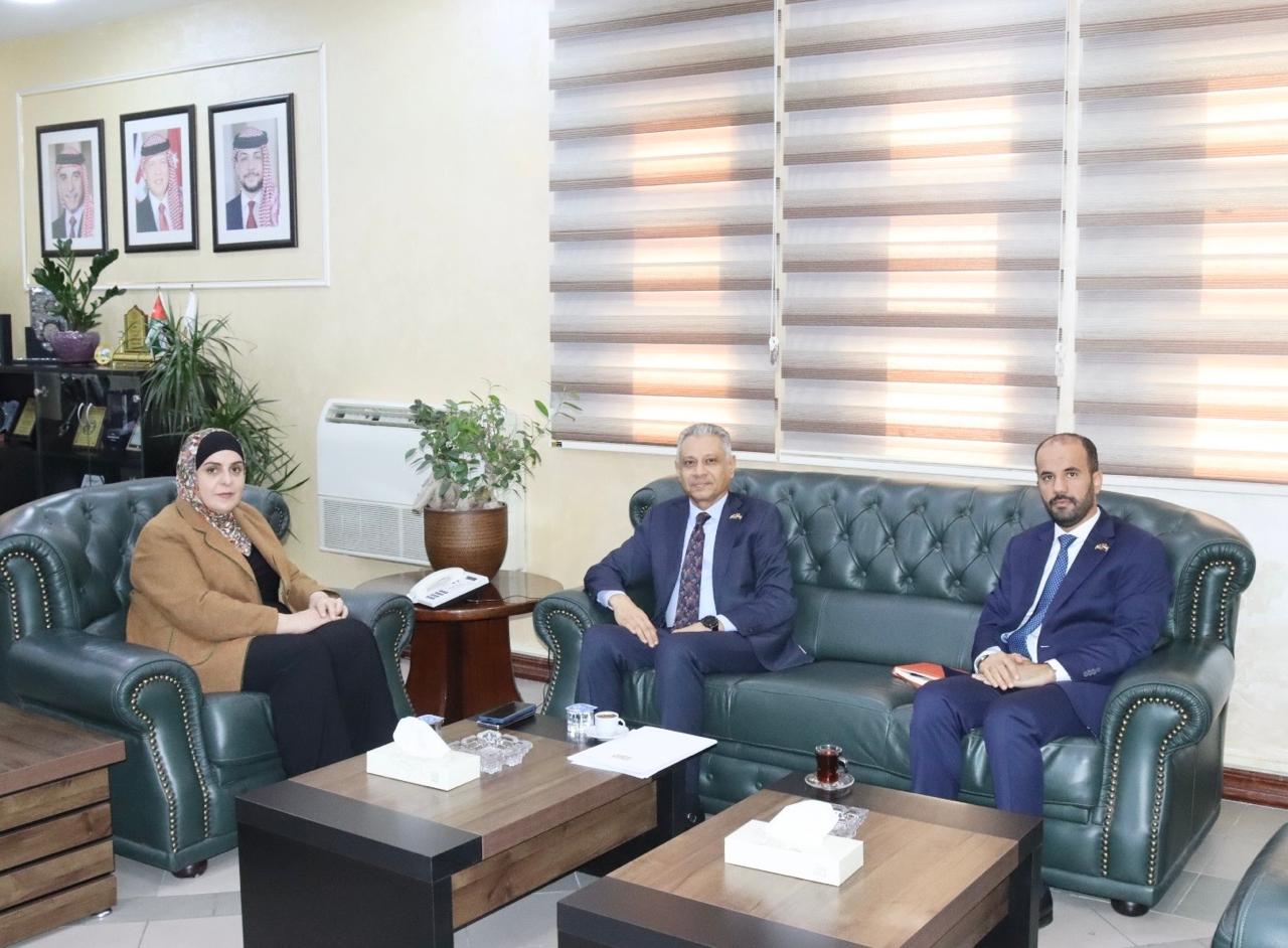 السفير فقيرة يبحث مع مسؤولة أردنية تعزيز التعاون الثنائي في مجال الغذاء والدواء