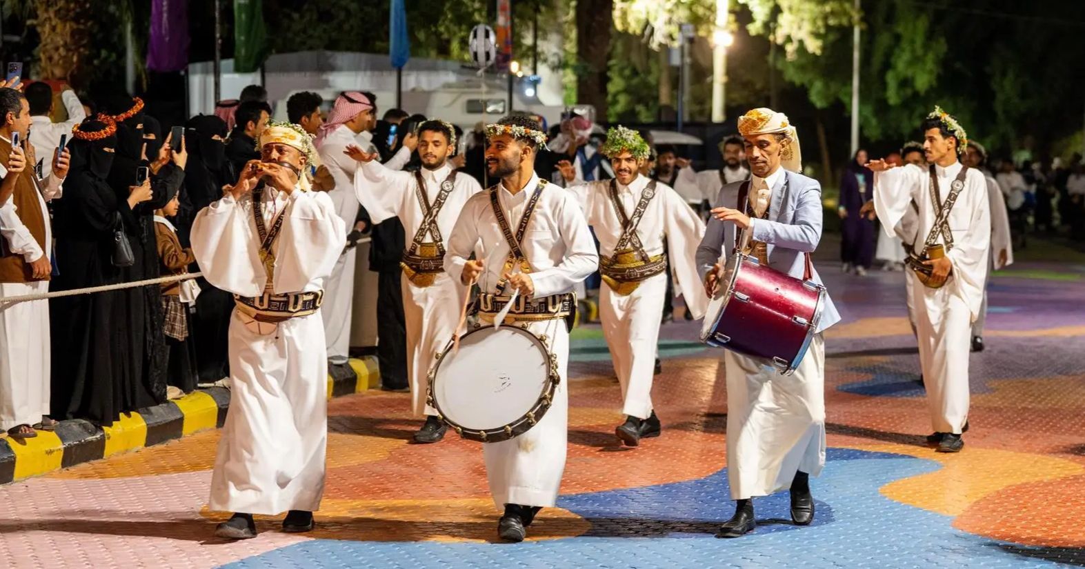 الأيام الثقافية اليمنية تستضيف عدداً من الفنانين في أمسية غنائية ضمن مبادرة "انسجام عالمي2"