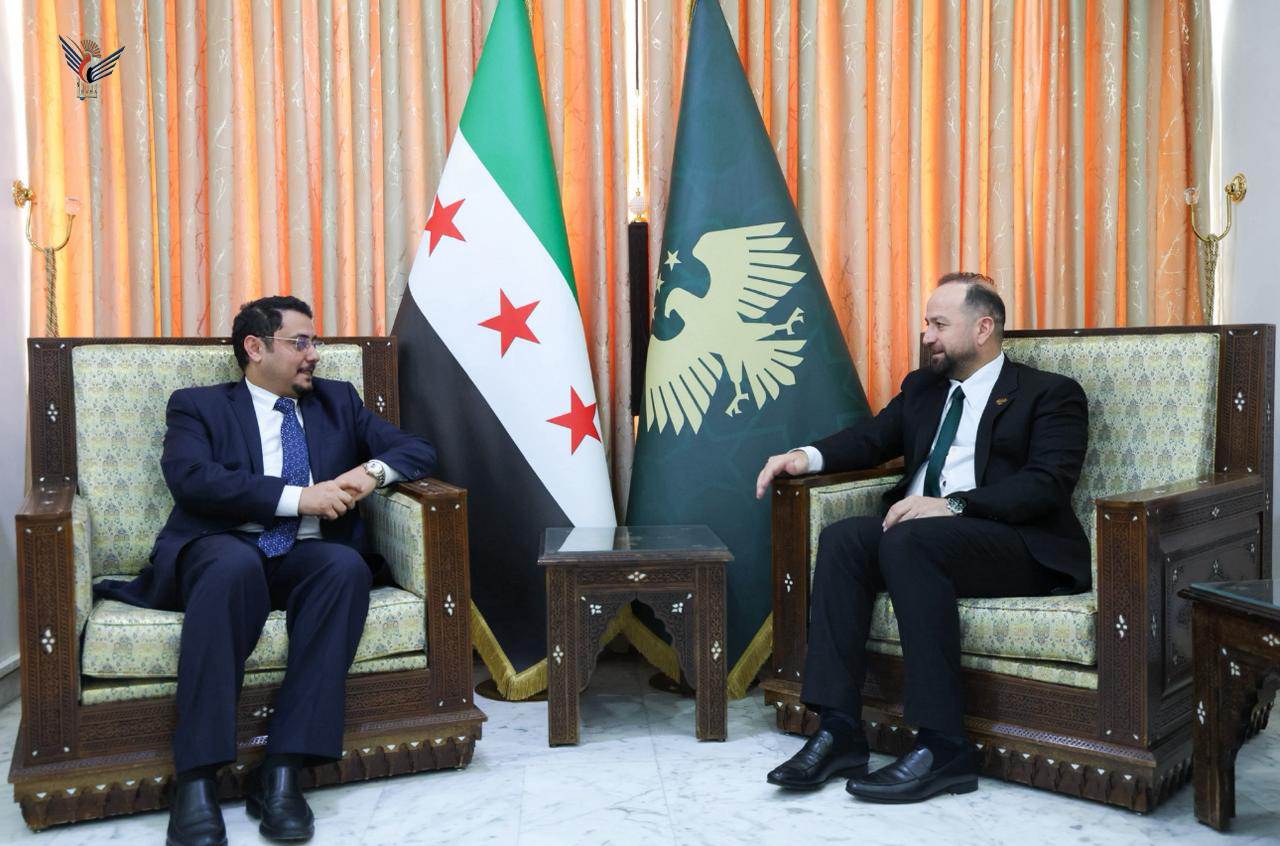 بعكر يبحث مع وزير الإعلام السوري تعزيز التعاون الإعلامي بين البلدين
