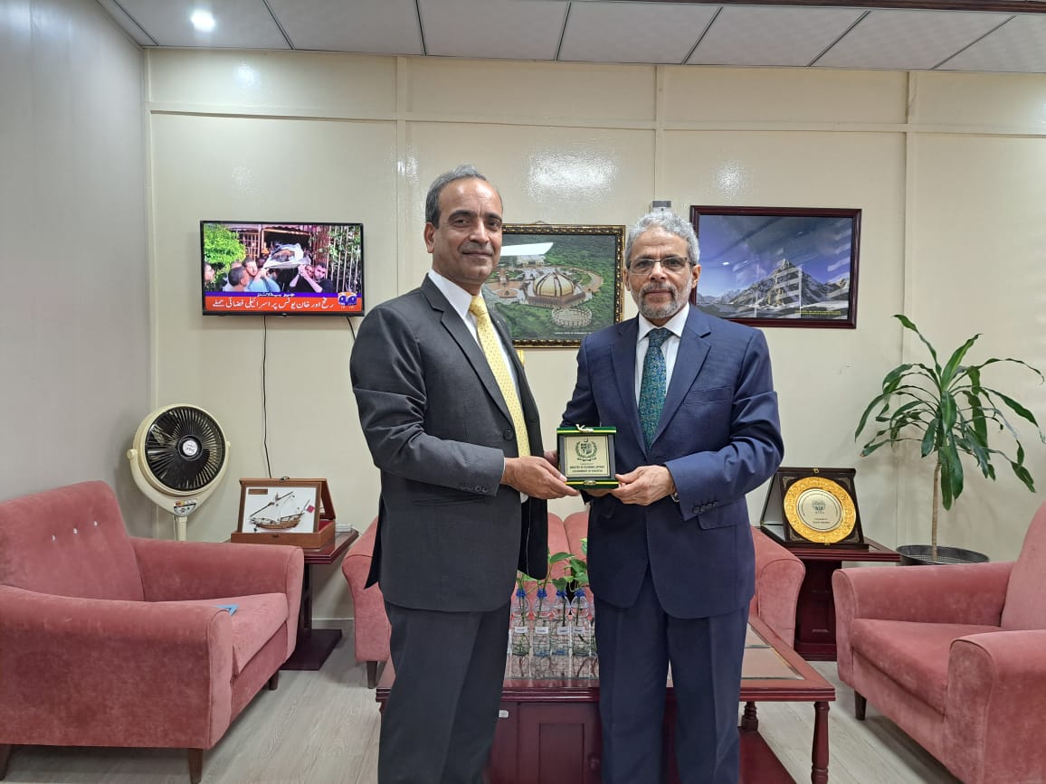السفير العشبي يبحث مع مسؤول باكستاني استئناف أعمال اللجنة الوزارية الاقتصادية