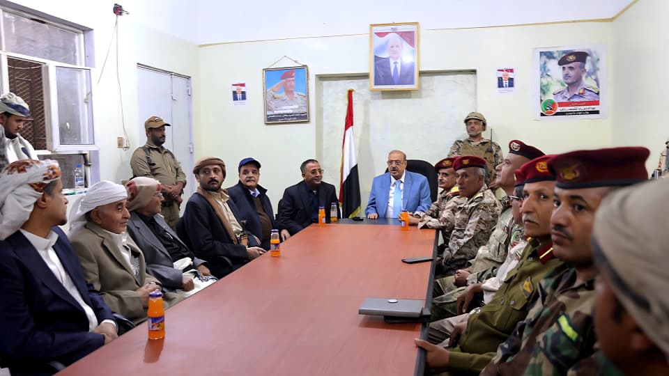 رئيس مجلس النواب يزور اللواء 35 مدرع ومديريتي المواسط والشمايتين بتعز