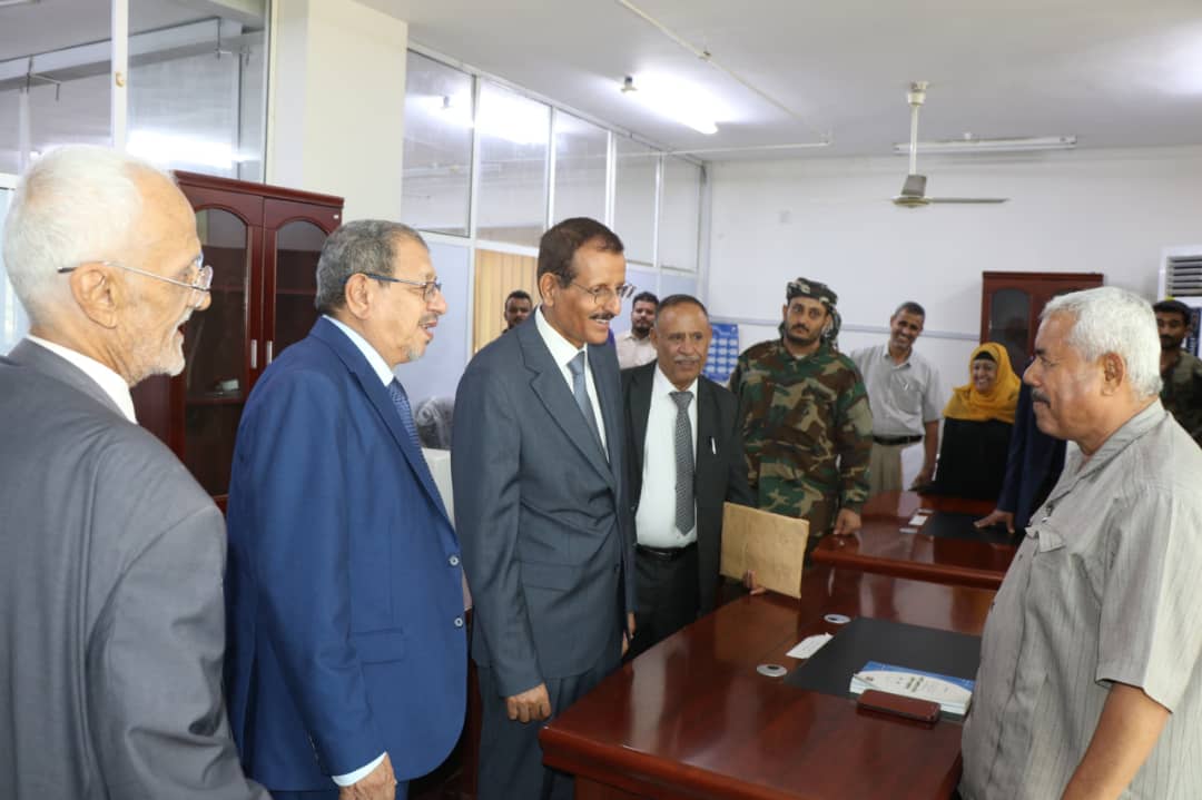 رئيس مجلس القضاء الأعلى يتفقد سير العمل بدوائر المحكمة العليا