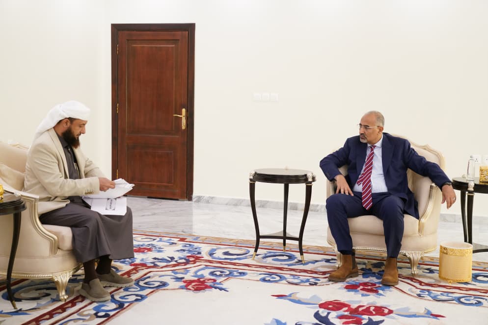 اللواء الزُبيدي يشدد على دور وزارة الأوقاف في تحصين المجتمع ونشر ثقافة التسامح والوسطية والاعتدال