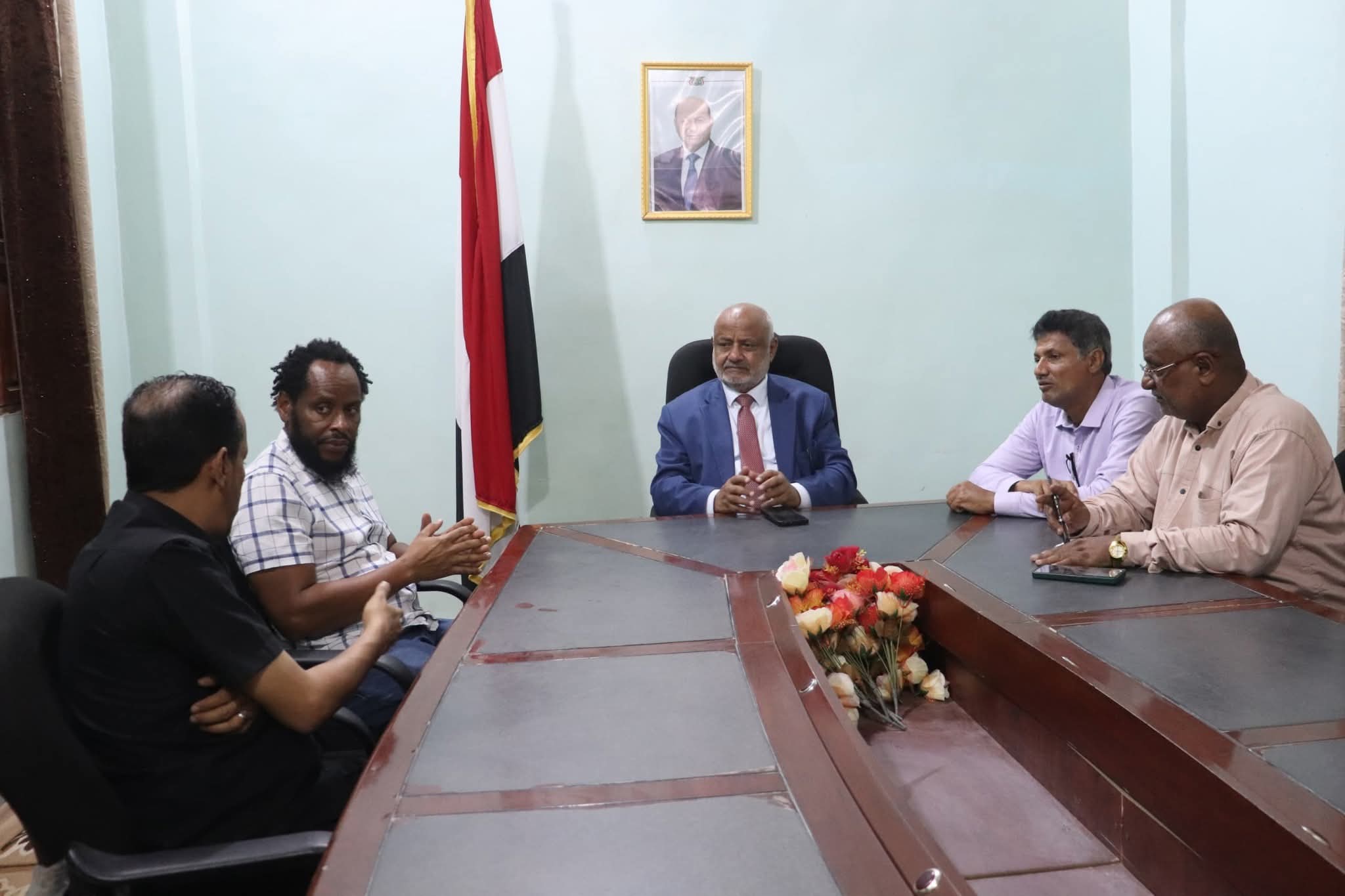 محافظ الحديدة يبحث مع أطباء بلا حدود دعم القطاع الصحية في المحافظة
