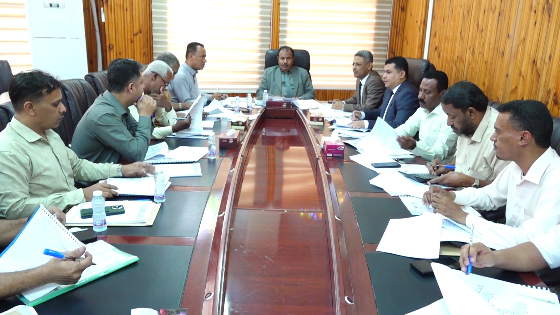 مجلس إدارة صندوق النظافة والتحسين بوادي حضرموت والصحراء يقر موازنته للعام 2026م