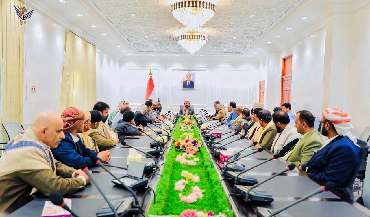 العرادة يلتقي قيادات فروع الأحزاب السياسية في مأرب