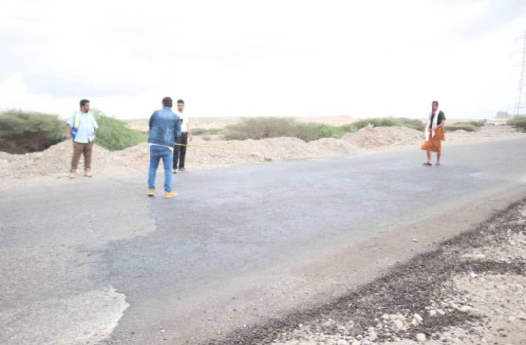 لجنة صندوق صيانة الطرق تتسلم مشروع عبّارة العند في لحج
