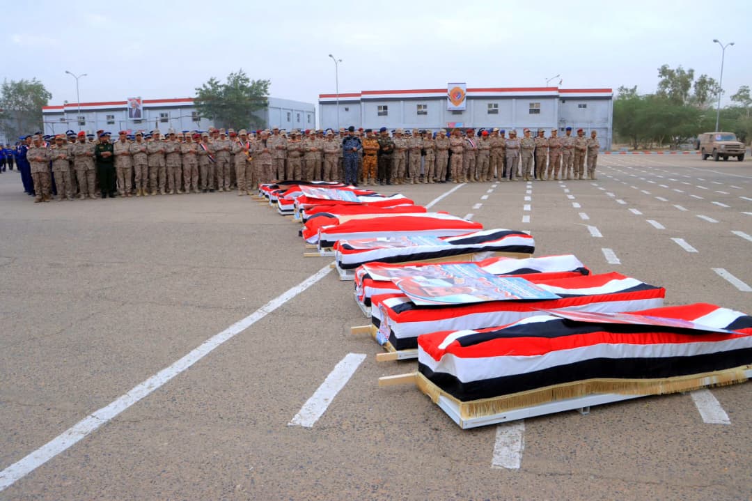 تشييع رسمي وشعبي بمأرب لعدد من شهداء الواجب بالمنطقة العسكرية الأولى