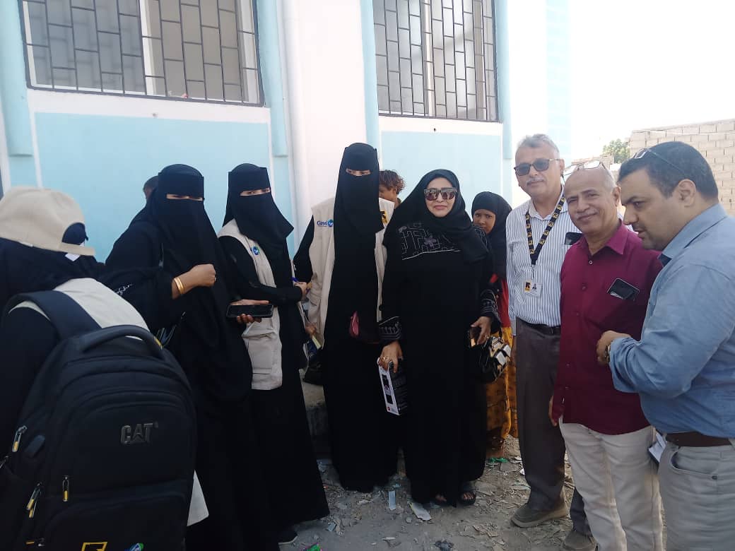 السباعي تتفقد مجمع البريقة الصحي ومركز الطوارئ التوليدية