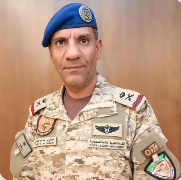 تحالف دعم الشرعية: تنفيذ ضربة جوية "محدودة" استهدفت دعم عسكري خارجي بميناء المكلا