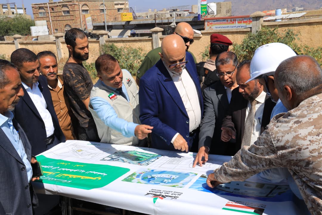 محافظ تعز يضع حجر الأساس لمشروع مركز إبصار التخصصي لعلاج العيون