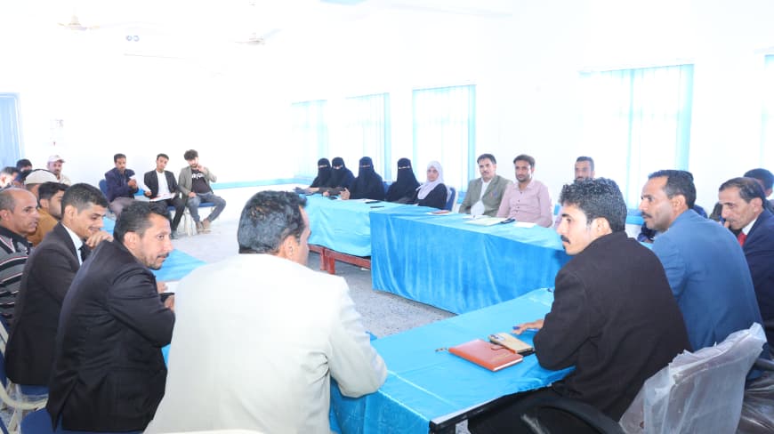 مناقشة الاستعدادات لإجراء الاختبارات الفصلية لطلاب المعهد التقني والصناعي بمأرب