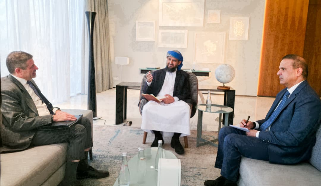 المحرّمي يبحث مع السفير الأمريكي مستجدات الأوضاع على الساحتين الوطنية والإقليمية