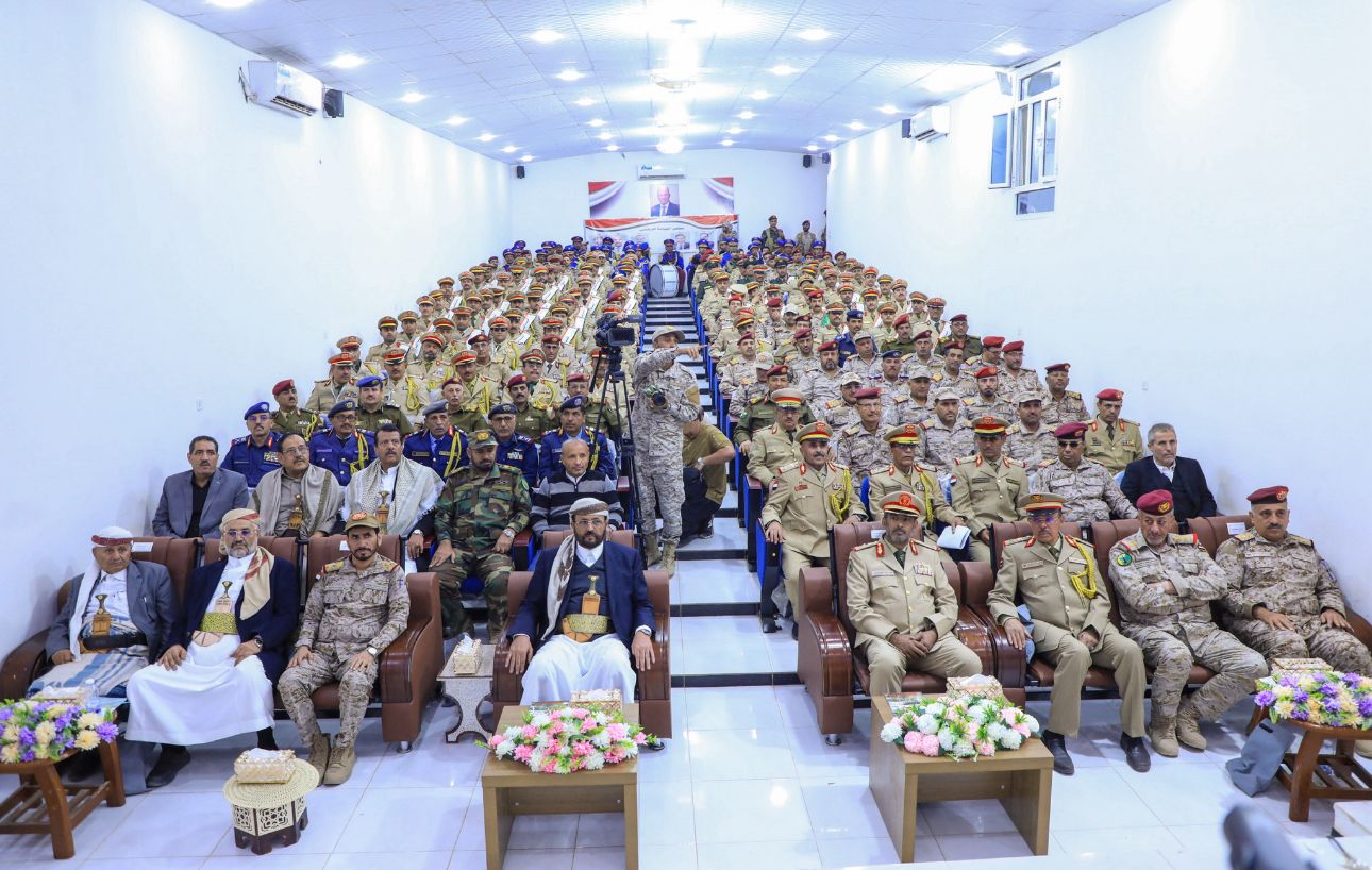 العرادة يشهد حفل تخرج دفعتين من كليتي الدفاع الوطني والقيادة والأركان