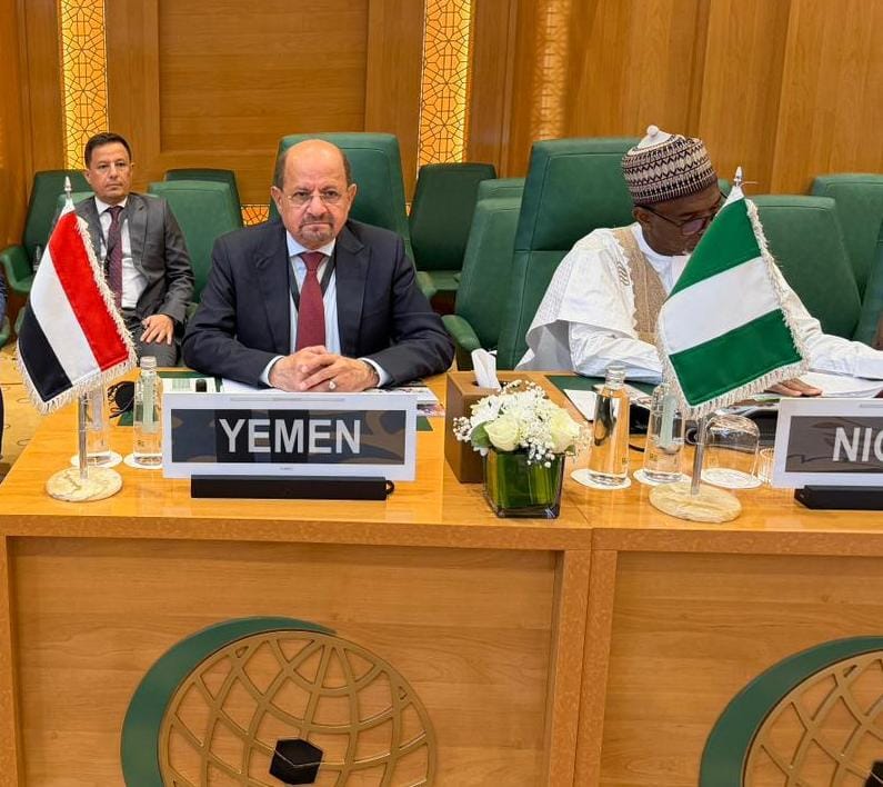 وزير الخارجية يؤكد موقف اليمن الداعم لسيادة الصومال ووحدتها وسلامة أراضيها