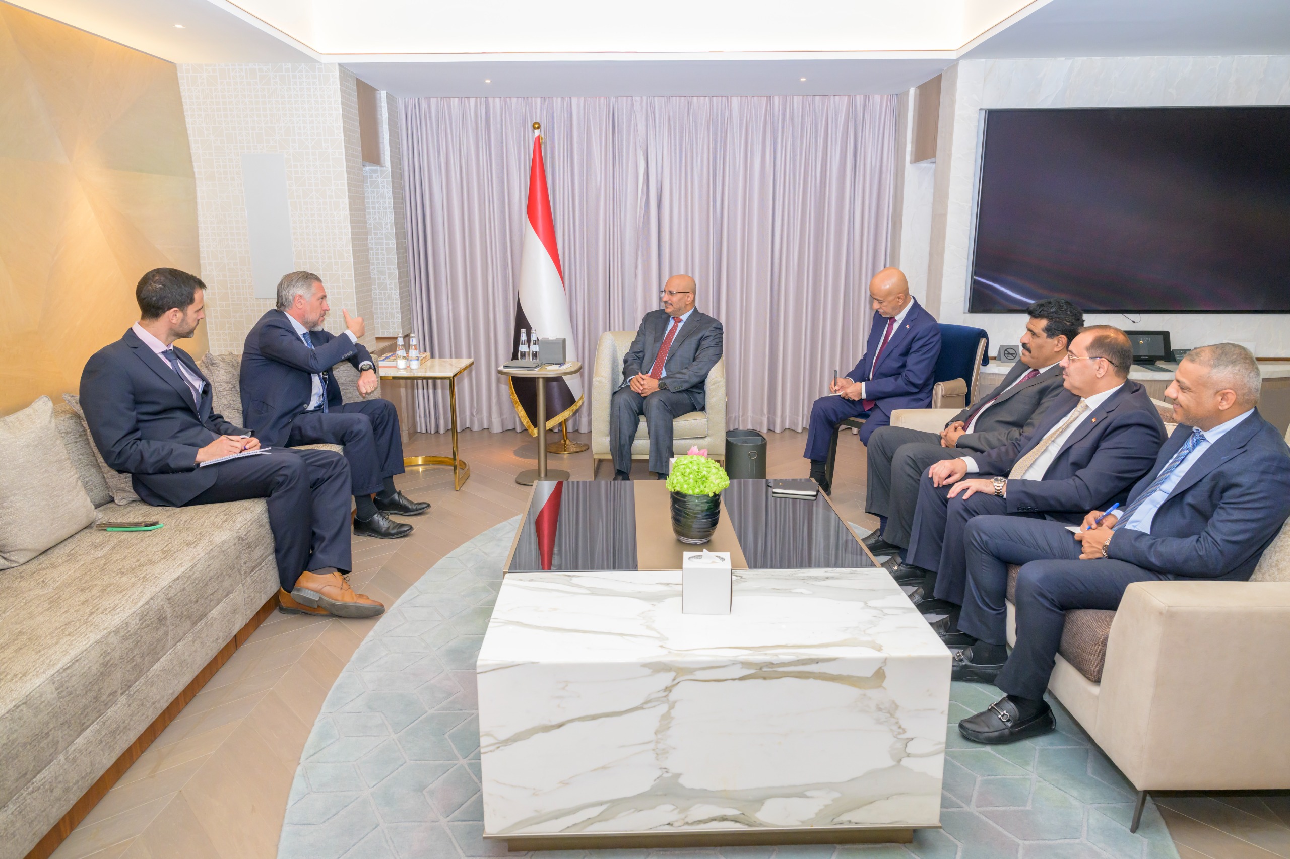 طارق صالح يبحث مع سفير الاتحاد الأوروبي مستجدات الأوضاع وجهود تثبيت الاستقرار