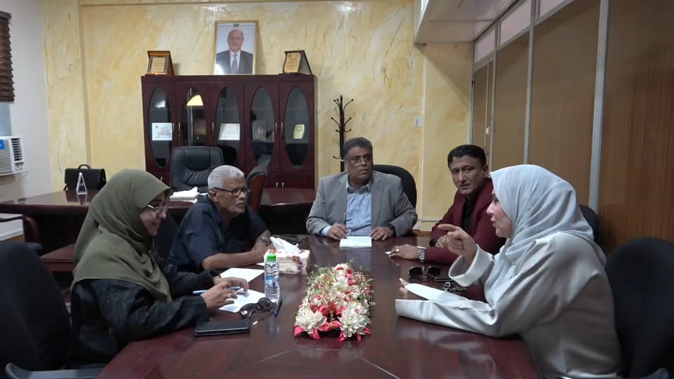 وكيل أول محافظ عدن يناقش سُبل تطبيع الأوضاع وتوحيد الجهود