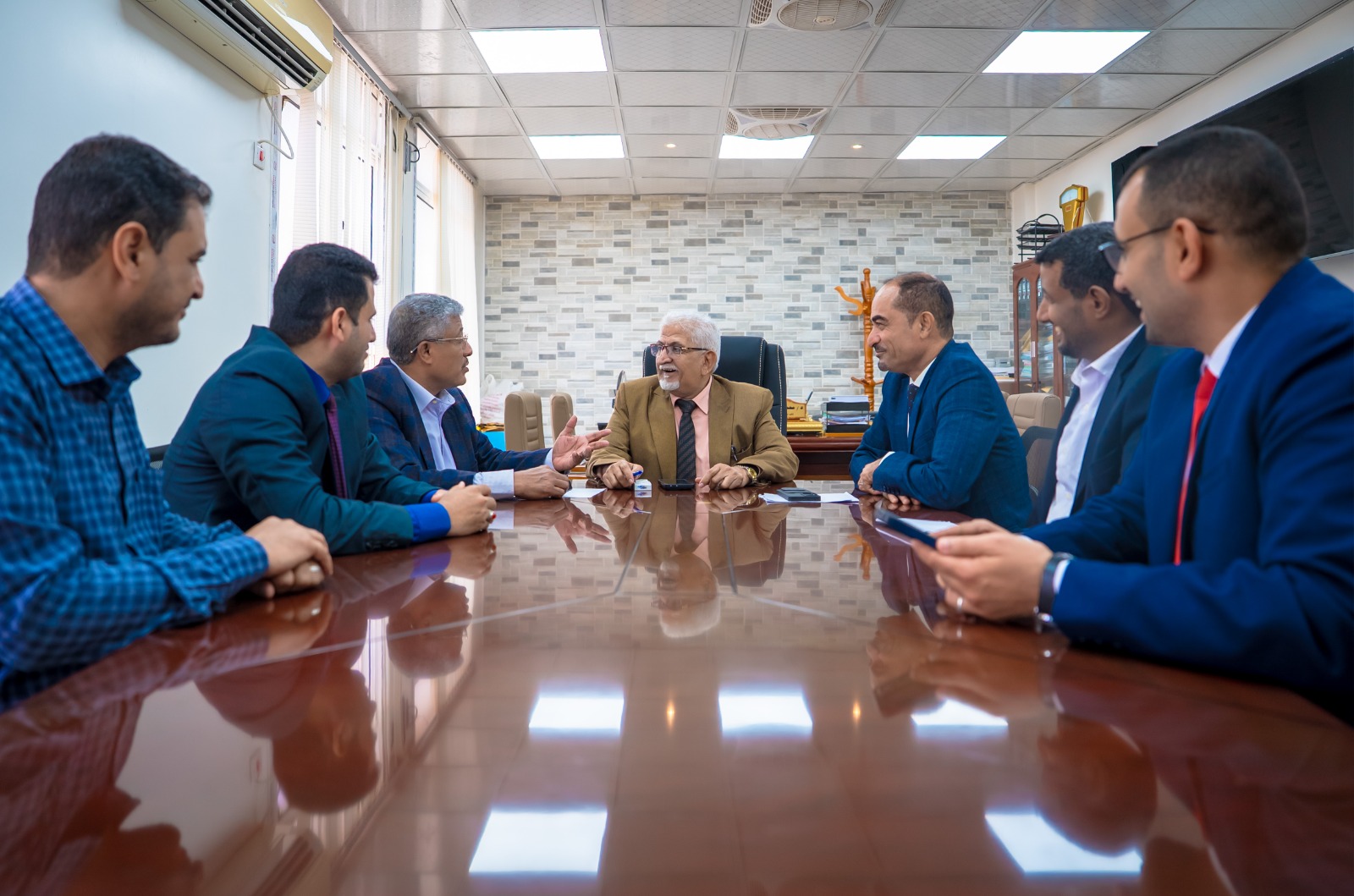 اجتماع في عدن يناقش التحضير لانعقاد مؤتمر علمي حول دور القطاع المصرفي في التعافي الاقتصادي