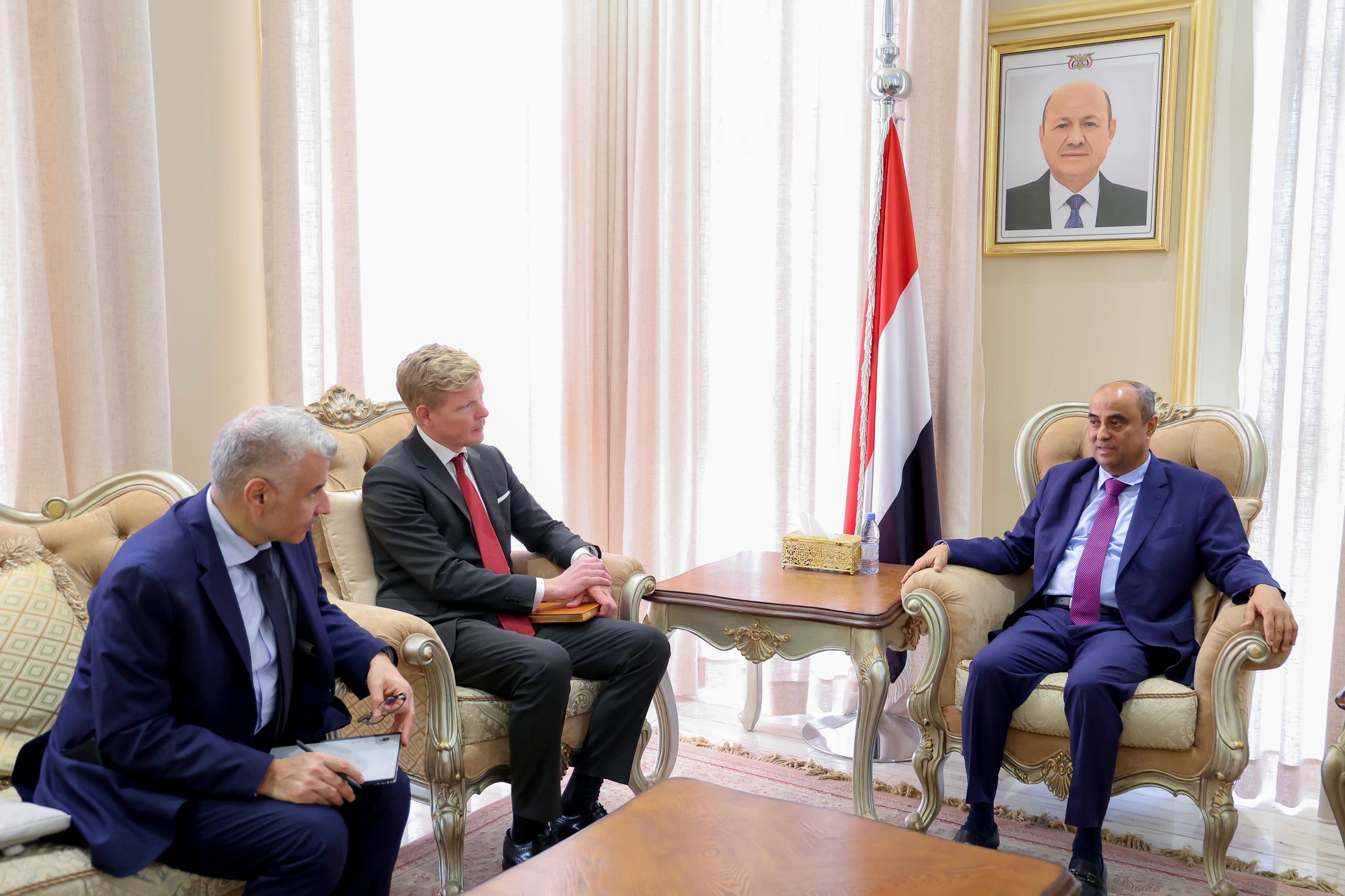 رئيس الوزراء يستقبل المبعوث الخاص للأمم المتحدة الى اليمن