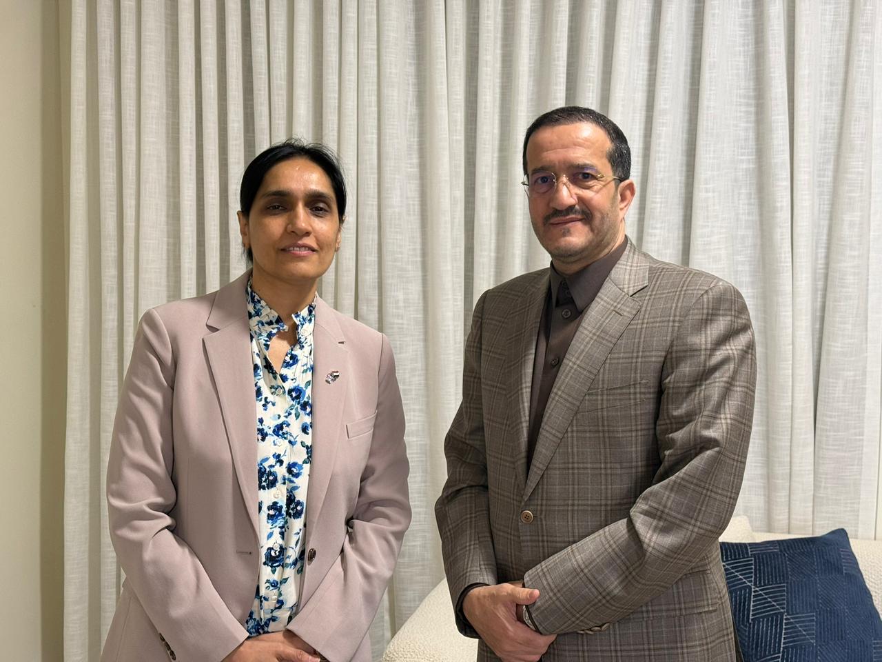 عضو مجلس القيادة عثمان مجلي يبحث مع السفيرة البريطانية العلاقات الثنائية